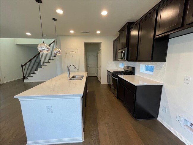 Building Photo - 142 Simon