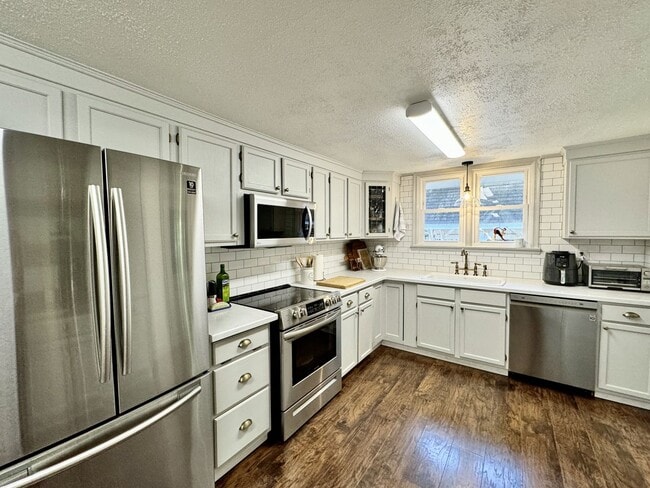 Building Photo - 3-Bedroom Ranch Ready On 12-01-25! 1/2 Acr...