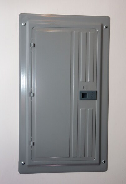 Building Photo - 86 Edgewood Ave