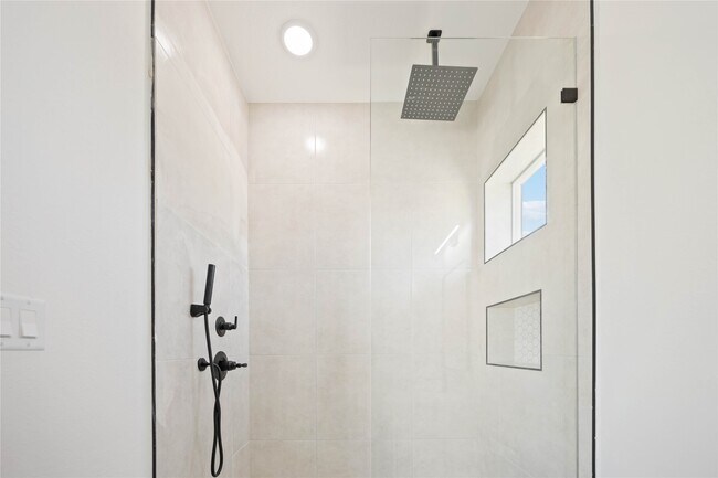 Building Photo - 4202 Kewanee St