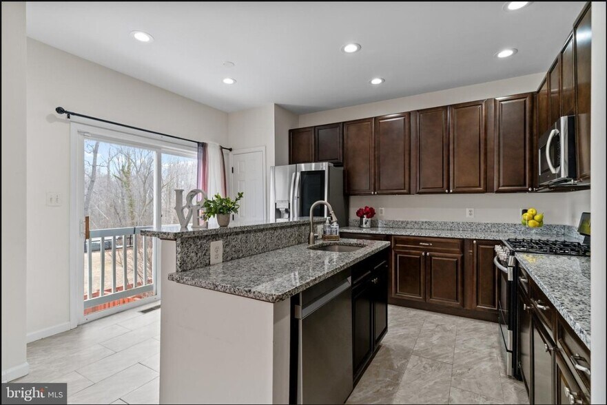 Building Photo - 13258 Maple Creek Ln