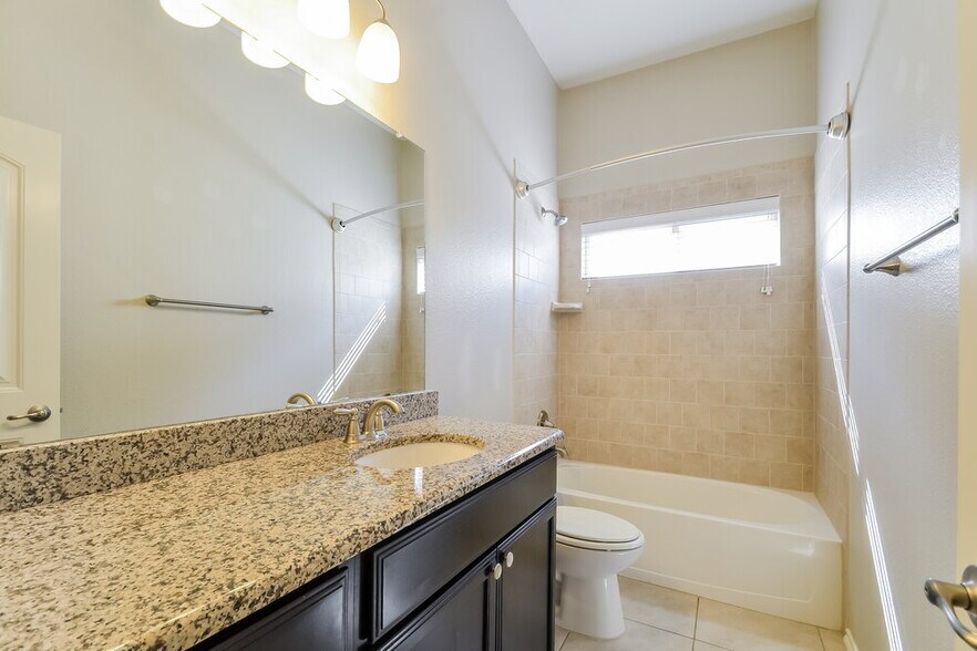 Building Photo - 1805 Lake Pine Dr