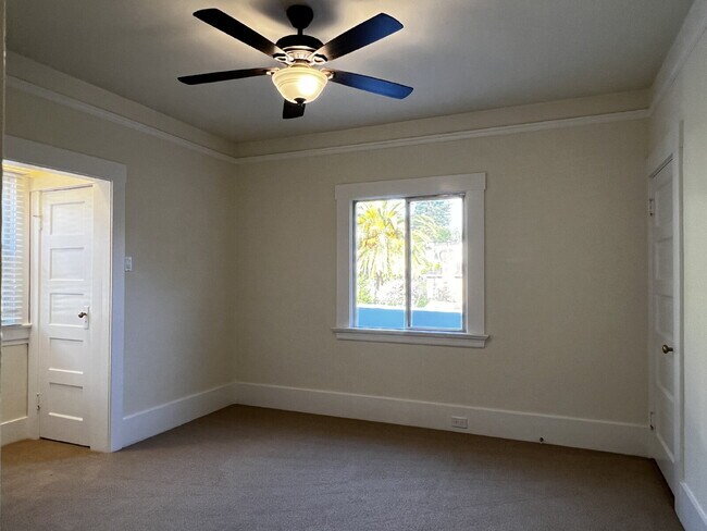 Building Photo - Bright and Spacious 5 Bedroom Home in San Anselmo