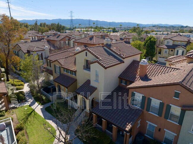 Building Photo - 28254 Canterbury Ct