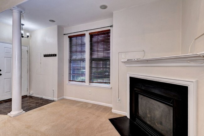 Building Photo - 130 Ellis Dr