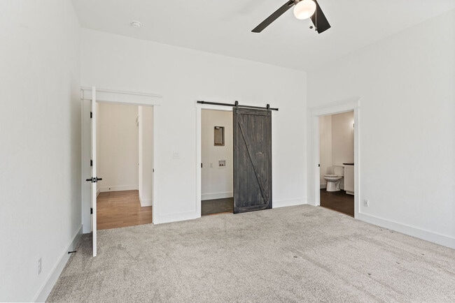 Building Photo - 11 Pagham Ln