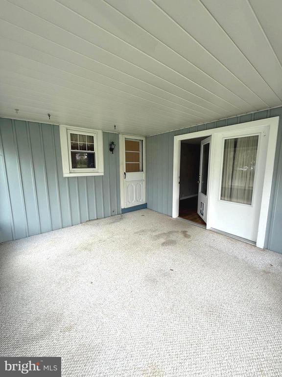 Building Photo - 4324 Valley Rd