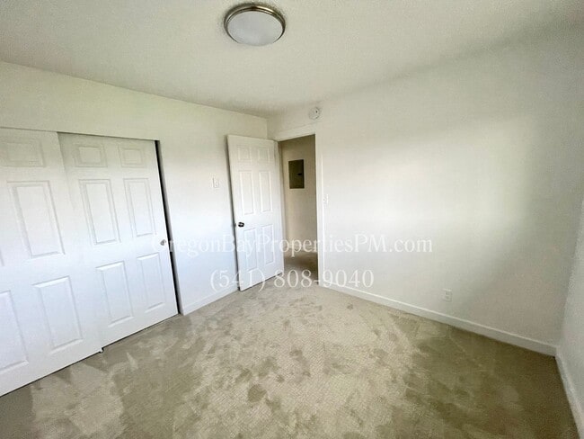 Building Photo - 212 Laclair St