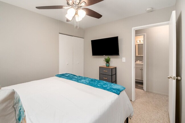 Building Photo - 15133 Huntington Ct