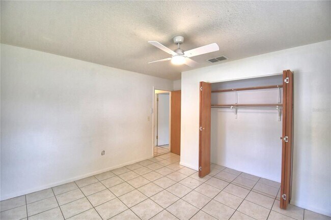 Building Photo - 914 Grape Ave