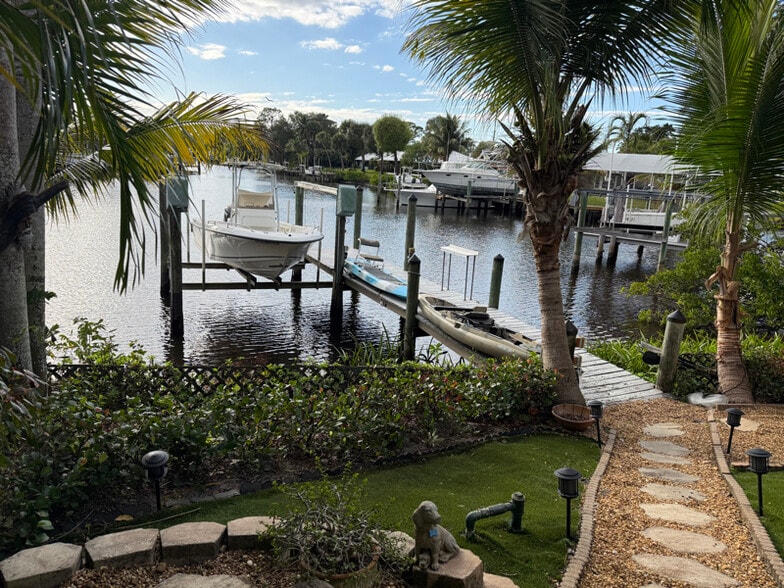 Building Photo - 3842 SW St Lucie Ln