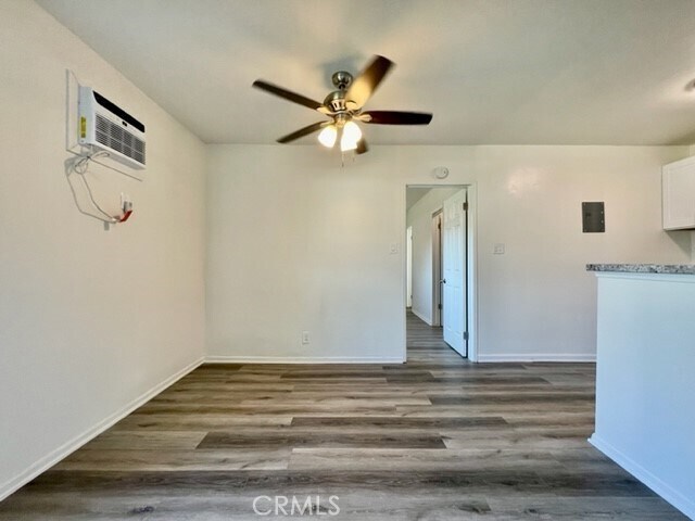 Building Photo - 1811 W Sallie Ln