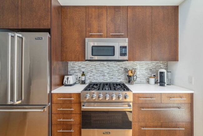 Building Photo - 1003 S 17th St