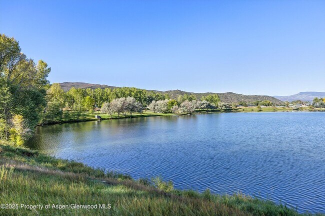 Building Photo - 7 Buckskin Ct