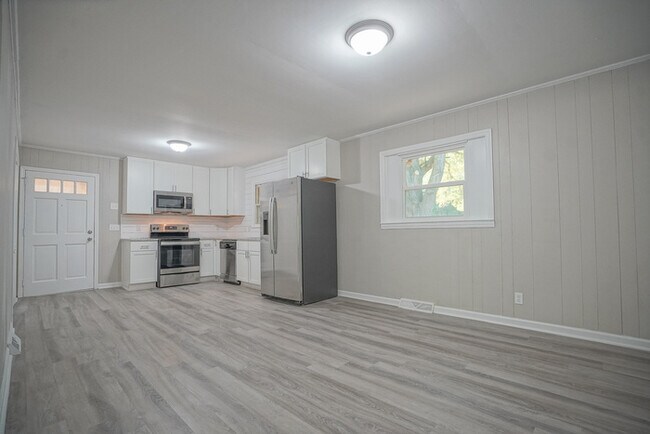 Building Photo - 246 Acorn Acres Rd