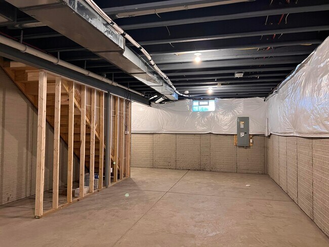 Building Photo - 6213 Boone Dr