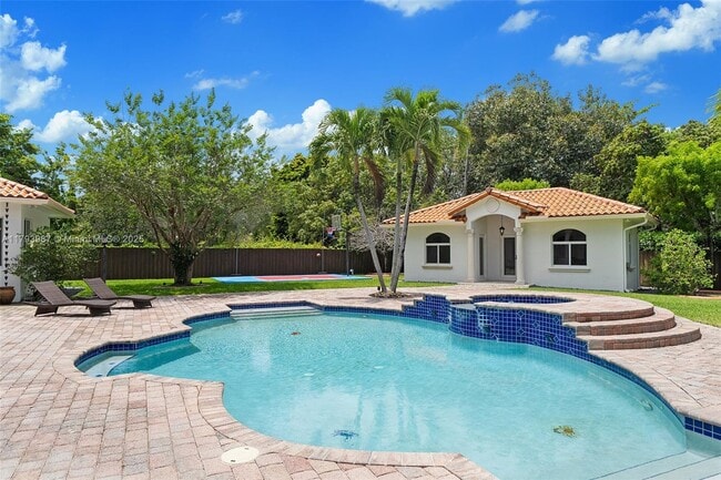 Building Photo - 9400 SW 93rd Ct