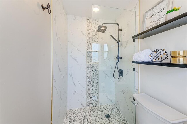 Building Photo - 7195 Augusta Blvd