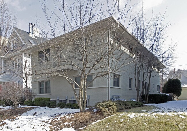 Primary Photo - 2620 N Prospect Ave