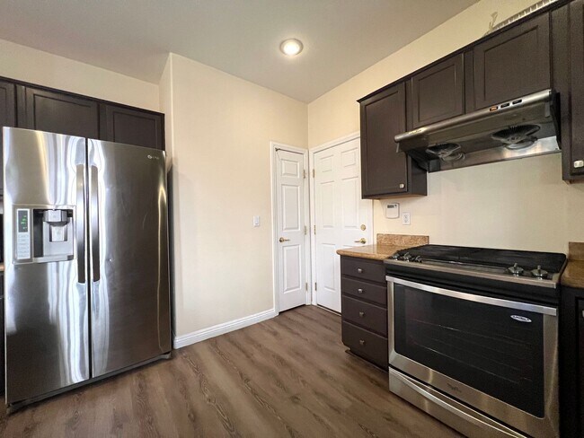 Building Photo - 7043 Somera Way