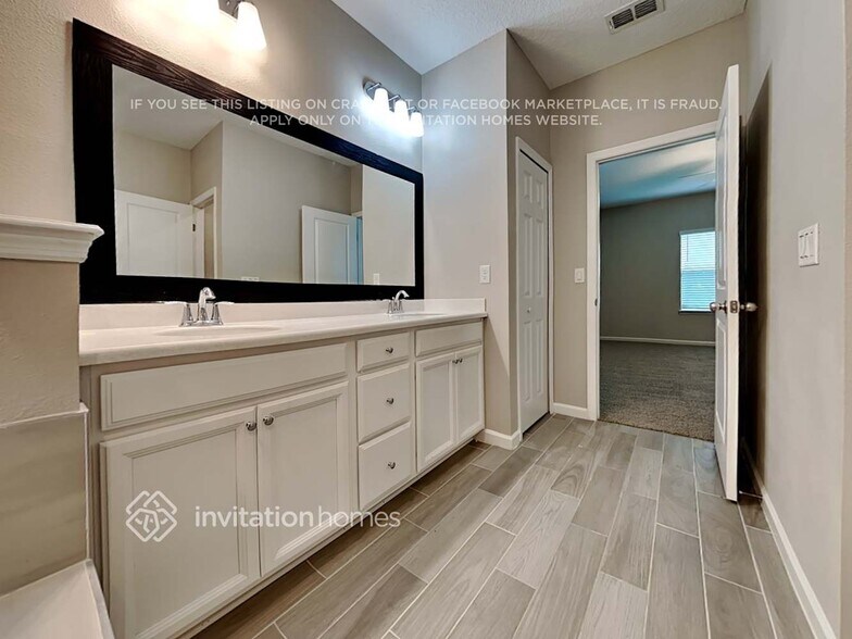 Building Photo - 9926 Lemon Grass Ln