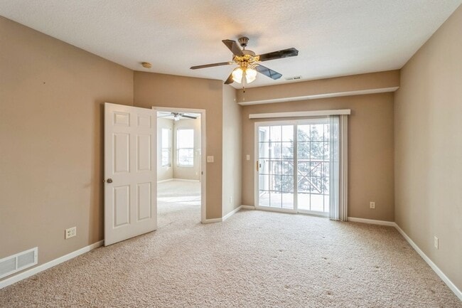 Building Photo - HOLIDAY LEASING SPECIAL! -2 Bedroom, 2 Bathroom Condo in Waukee