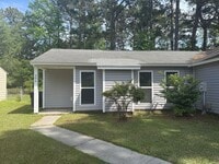 Building Photo - 2 bedroom, 1 bath Duplex