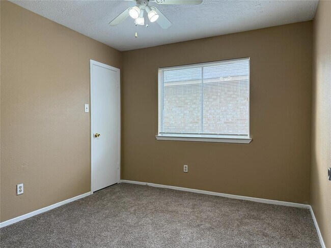 Building Photo - 10322 Autumn Meadow Ln