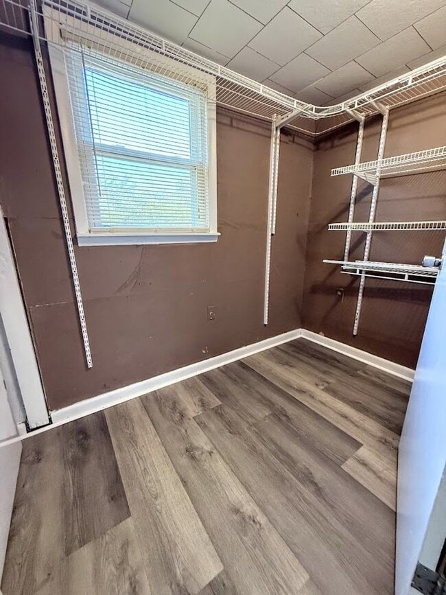 Building Photo - House in Benton