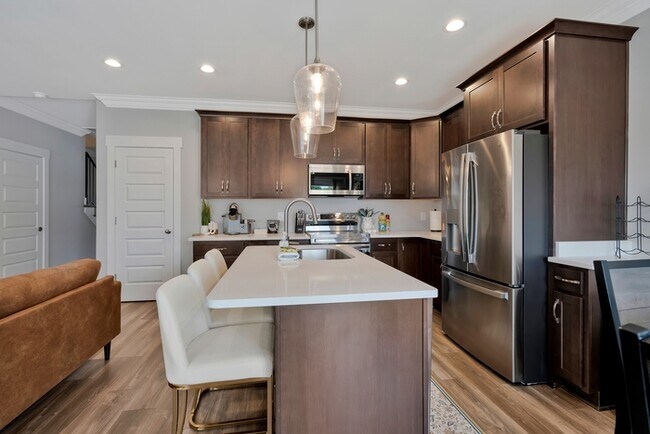 Building Photo - Unit #31 (166 Sango Rd)