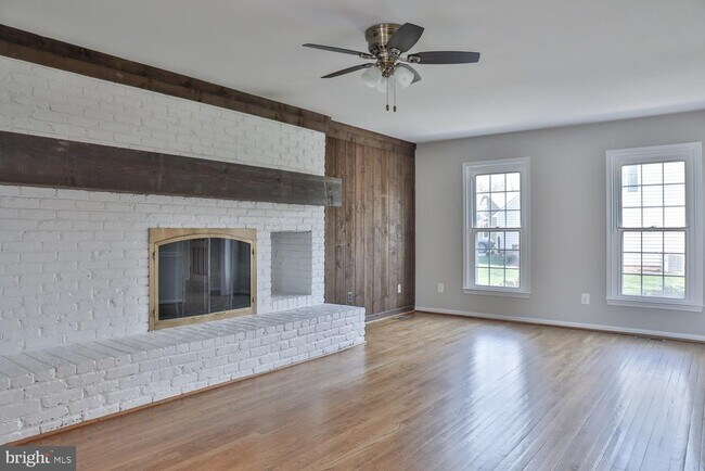 Building Photo - 5423 Rilian Ct