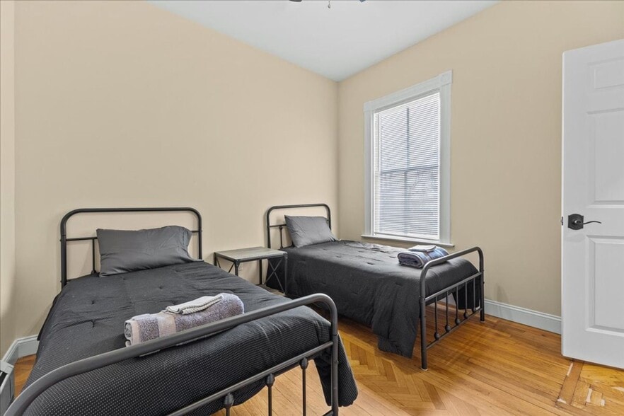 Building Photo - 416 Pearl St