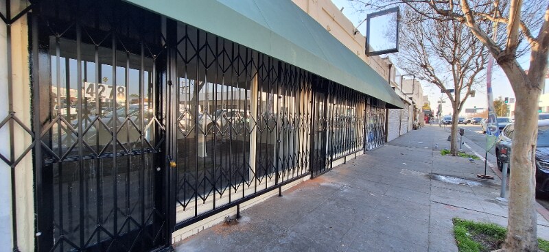 Building Photo - 4278 Beverly Blvd