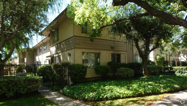 Primary Photo - 532-540 E Washington Blvd