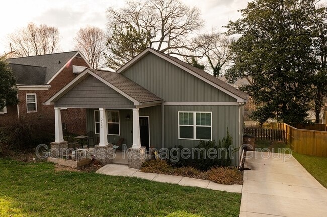 Building Photo - 933 E Churchwell Ave