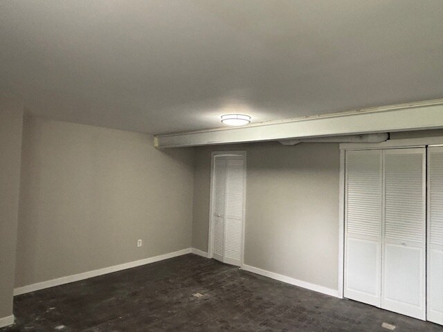 Building Photo - 101 N Walnut Ln
