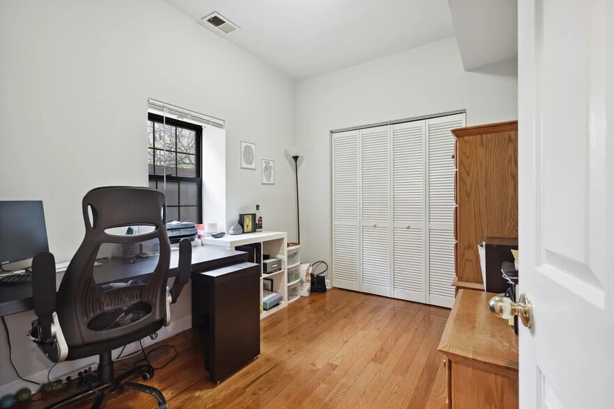 Building Photo - 1722 W Ohio St