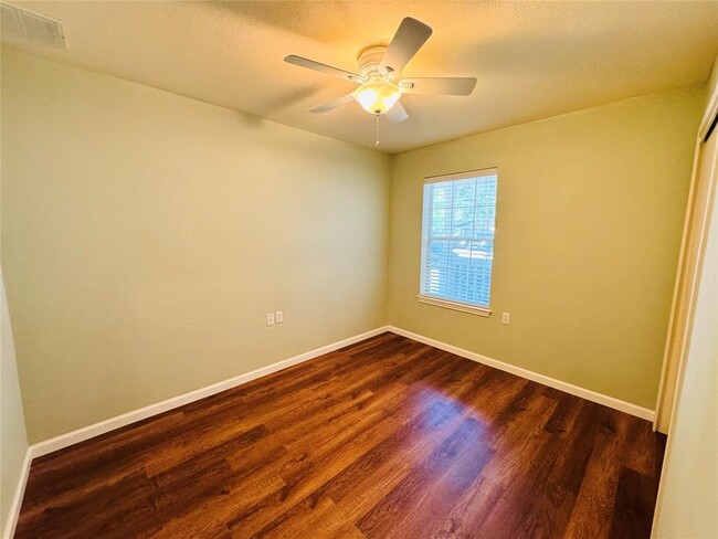 Building Photo - 8420 Twiggy Ln