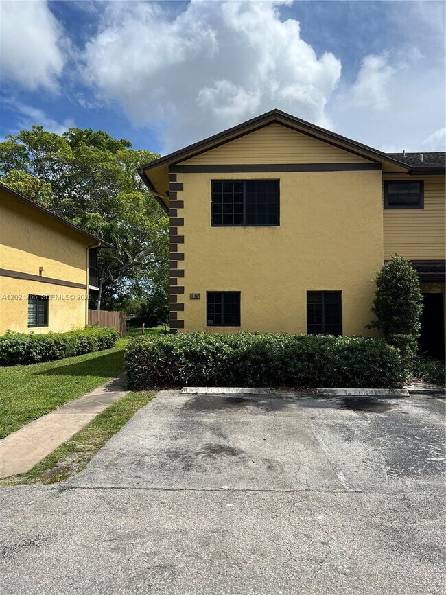 Building Photo - 1126 NE 209th Terrace