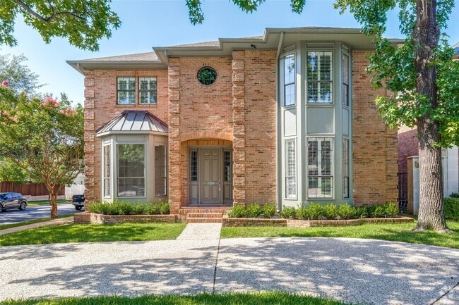 Building Photo - 3201 Saint Johns Dr