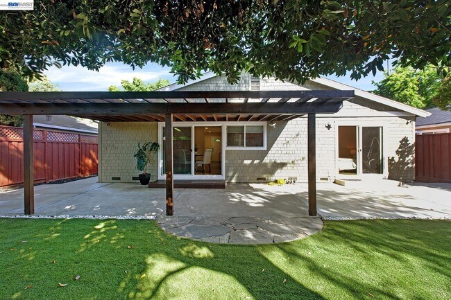 Building Photo - 238 Arbor Valley Dr