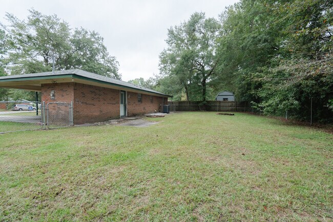 Building Photo - 174 Sequoia Cir