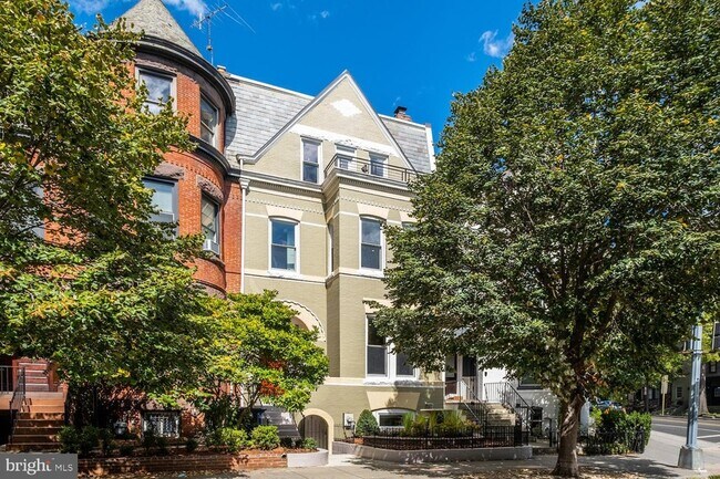 Building Photo - 2121 R St NW