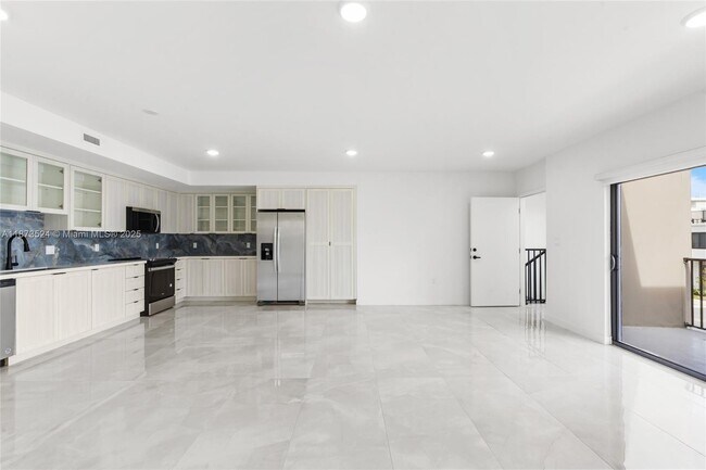 Building Photo - 14530 SW 261st Ter