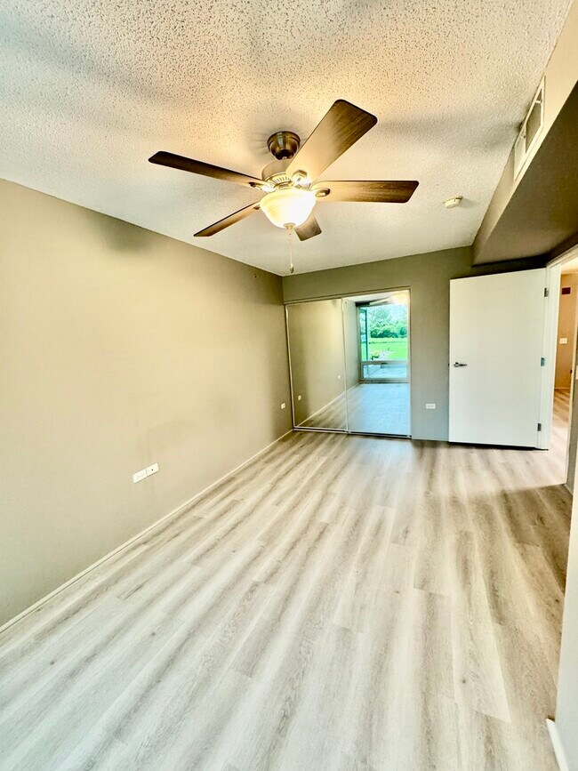 Building Photo - 9655 Woods Dr