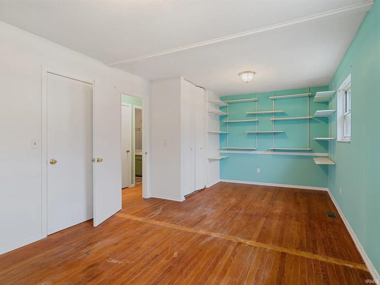 Building Photo - 1119 W 8th St