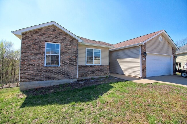 Building Photo - Available 6/16