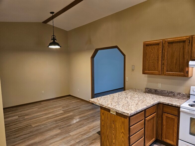 Building Photo - 1011 Pheasant Ln