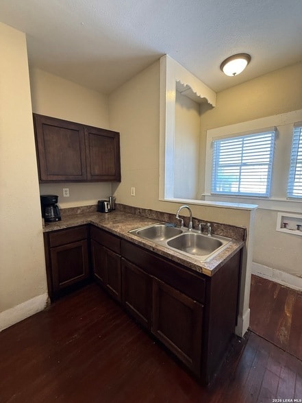 Building Photo - 323 E Euclid Ave