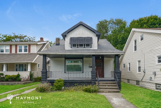 Building Photo - 9509 Rosewood Ave